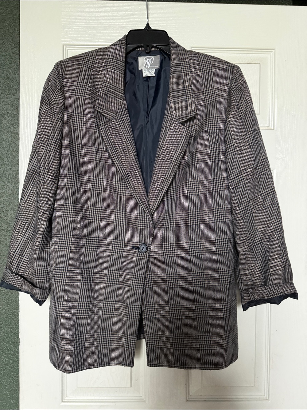 Women’s plaid blazer